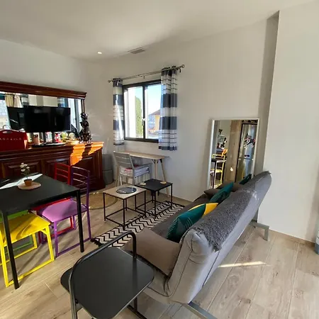 06bb - Lovely Flat 300m From The