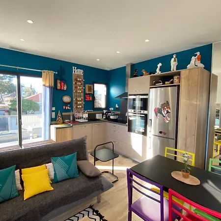 06bb - Lovely Flat 300m From The